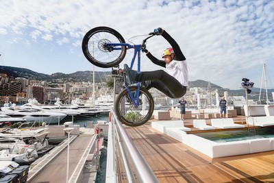 Strit na velosipede 2