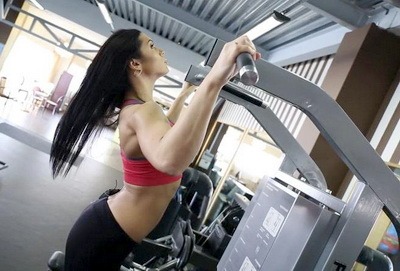 Trenazhery dlia ruk turnik